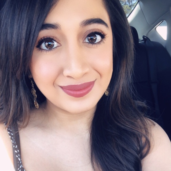 Meet your Posher, Alexandra (Ally) - Picture 2 of 2